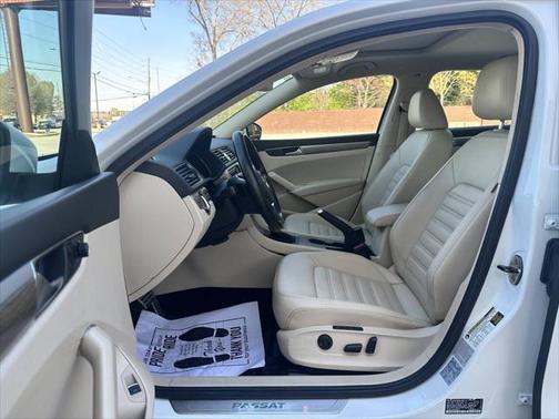 2016 Volkswagen Passat V6 SEL Premium