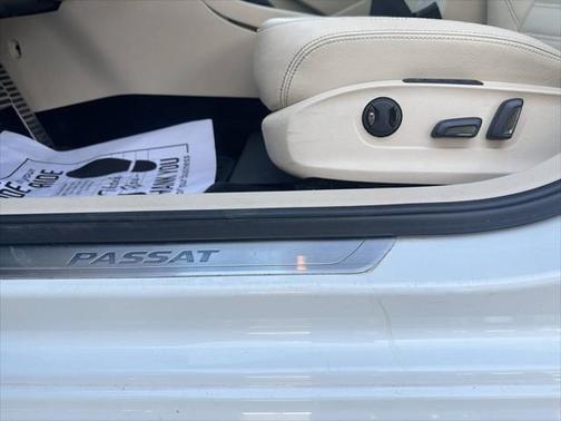 2016 Volkswagen Passat V6 SEL Premium