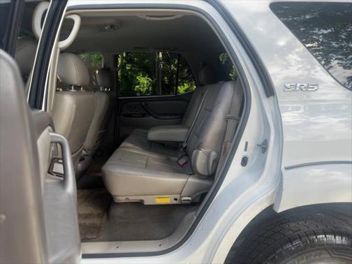 2005 Toyota Sequoia SR5