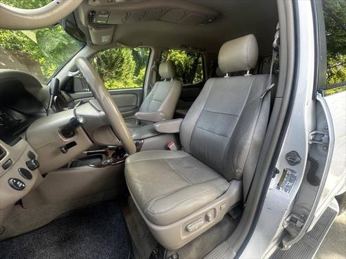 2005 Toyota Sequoia SR5