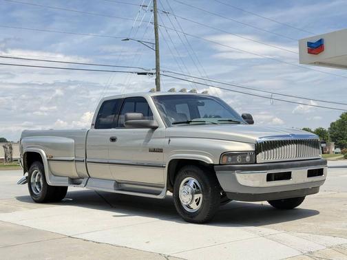 Beige 1997 Dodge Ram 3500 Laramie