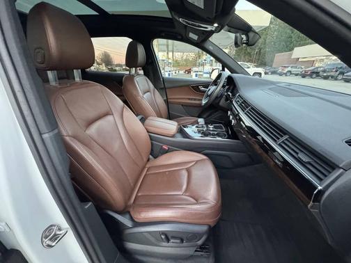 2019 Audi Q7 55 Premium Plus