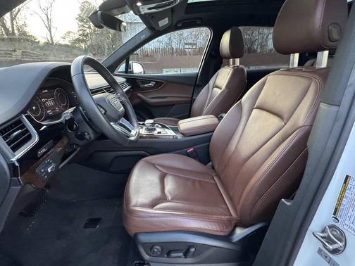 2019 Audi Q7 55 Premium Plus