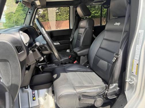 Bright Silver Metallic Clearcoat 2012 Jeep Wrangler Unlimited Sahara