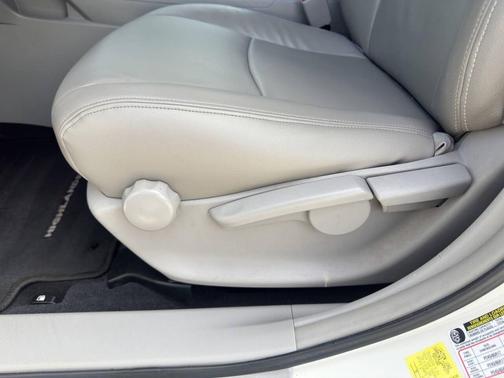 2013 Toyota Highlander SE