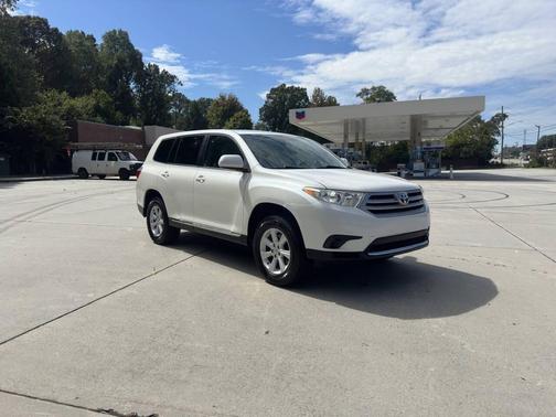 2013 Toyota Highlander SE
