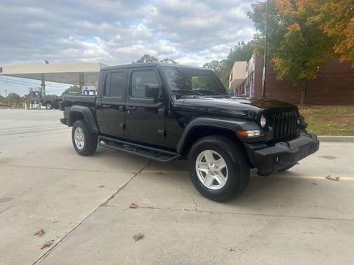 2020 Jeep Gladiator Sport
