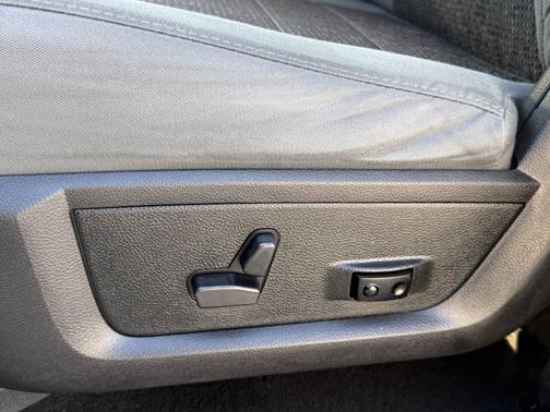 Gray 2018 RAM 1500 Big Horn