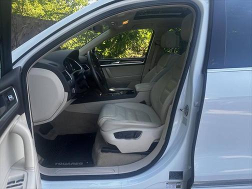 2012 Volkswagen Touareg TDI Lux