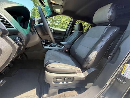 Gray 2015 Ford Explorer XLT