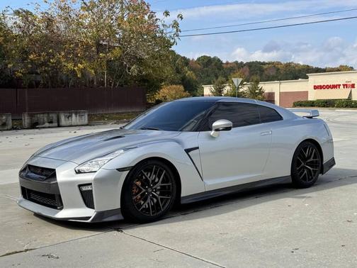 2018 Nissan GT-R Premium