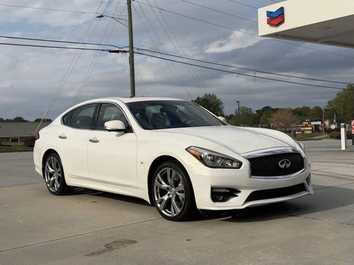 Moonlight White 2015 INFINITI Q70 3.7