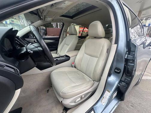 2015 INFINITI Q50 Base