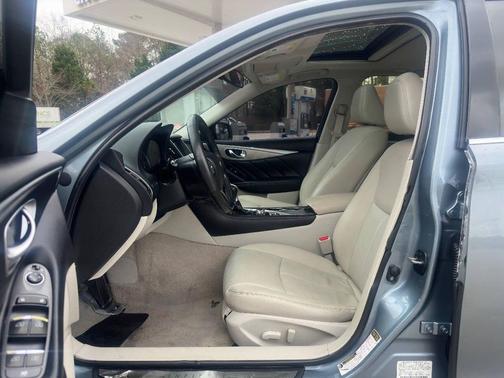 2015 INFINITI Q50 Base