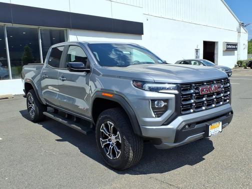 Sterling Metallic 2024 GMC Canyon AT4