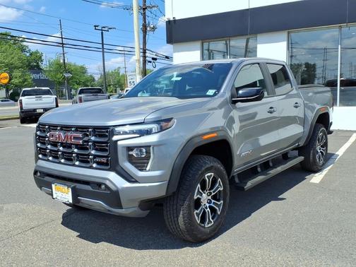 Sterling Metallic 2024 GMC Canyon AT4