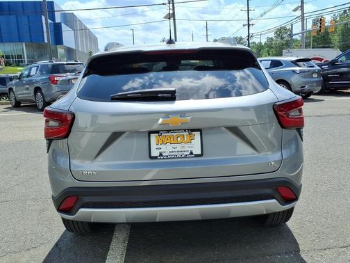Sterling Gray Metallic 2024 Chevrolet Trax LT