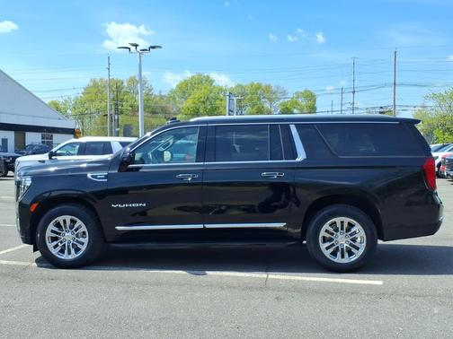 Onyx Black 2023 GMC Yukon XL SLT