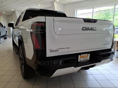 Summit White 2025 GMC Sierra EV Extended Range Denali