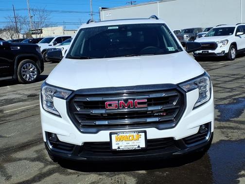 2023 GMC Terrain AWD AT4