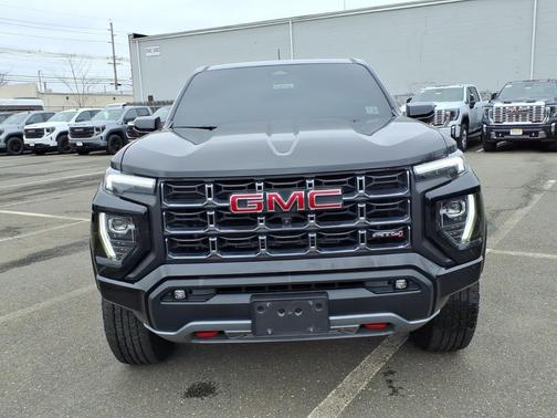 Onyx Black 2024 GMC Canyon AT4