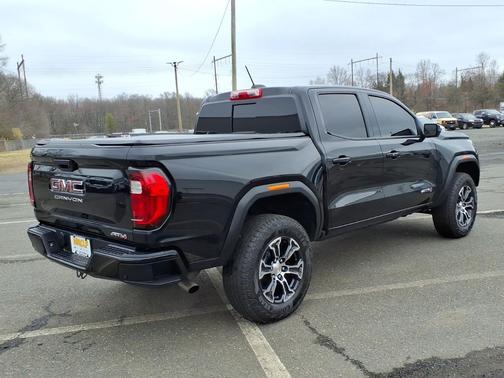 Onyx Black 2024 GMC Canyon AT4