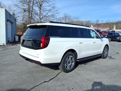 2025 Ford Expedition Max Active 4x4