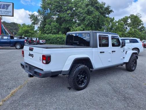 2022 Jeep Gladiator Sport