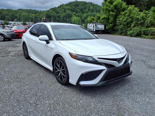 Ice Cap 2023 Toyota Camry SE