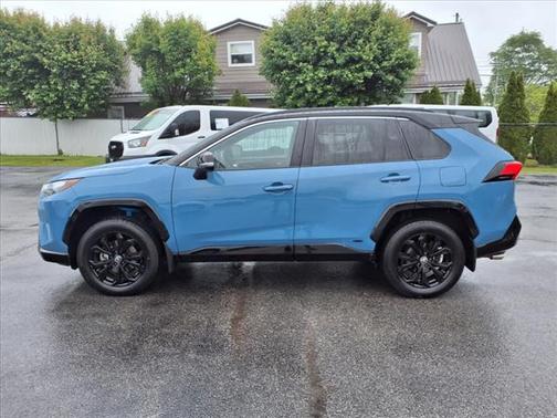 2022 Toyota RAV4 Hybrid SE