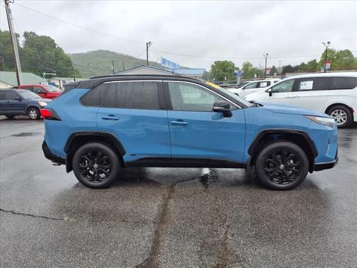 2022 Toyota RAV4 Hybrid SE