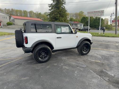 OXFORD WHITE 2026 Ford Bronco Badlands