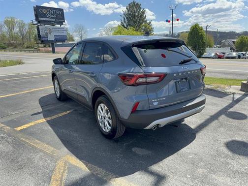 VAPOR BLUE METALLIC 2026 Ford Escape Active