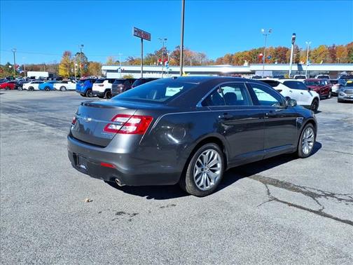 2017 Ford Taurus Limited