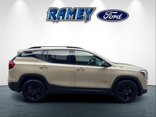 Desert Sand Metallic 2022 GMC Terrain AWD AT4