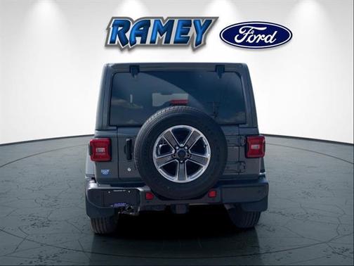 Sting-Gray Clearcoat 2020 Jeep Wrangler Unlimited Sahara