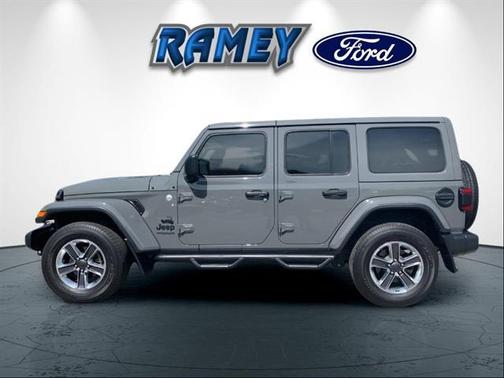 Sting-Gray Clearcoat 2020 Jeep Wrangler Unlimited Sahara