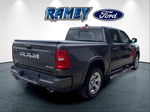 Granite Crystal Metallic Clearcoat 2025 RAM 1500 Big Horn/Lone Star