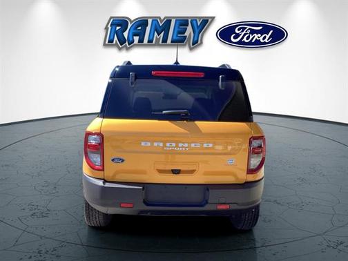CYBER ORANGE METALLIC TC 2022 Ford Bronco Sport Badlands