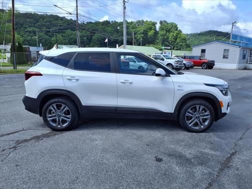2023 Kia Seltos LX