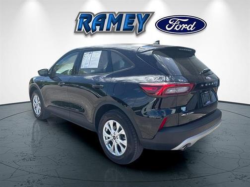 AGATE BLACK METALLIC 2025 Ford Escape Active