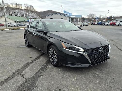 Super Black 2024 Nissan Altima 2.5 SV