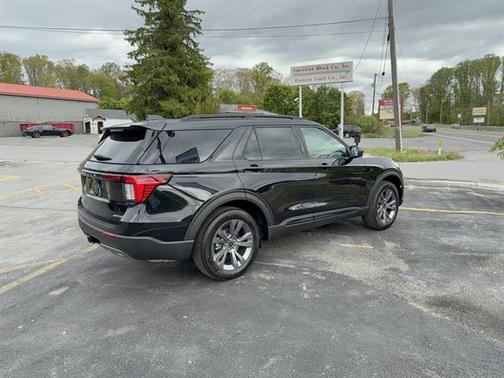 AGATE BLACK METALLIC 2026 Ford Explorer Active