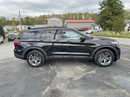 AGATE BLACK METALLIC 2026 Ford Explorer Active