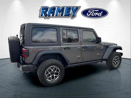 Granite Crystal Metallic Clearcoat 2025 Jeep Wrangler Rubicon
