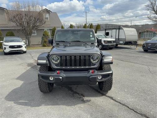 Granite Crystal Metallic Clearcoat 2025 Jeep Wrangler Rubicon