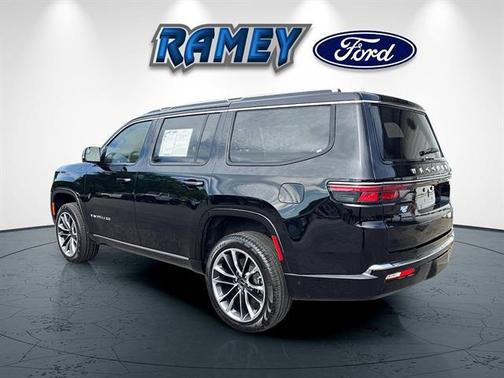 Diamond Black Crystal Pearlcoat 2025 Jeep Wagoneer Series III 4x4