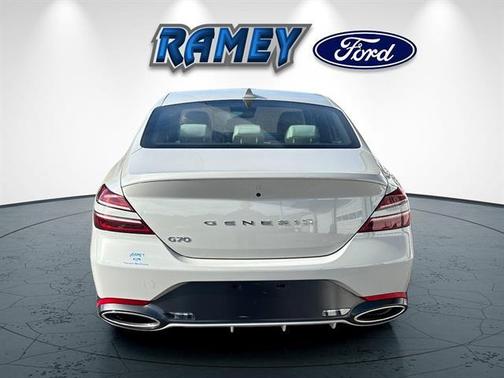 Vatna Gray 2025 Genesis G70 2.5T RWD