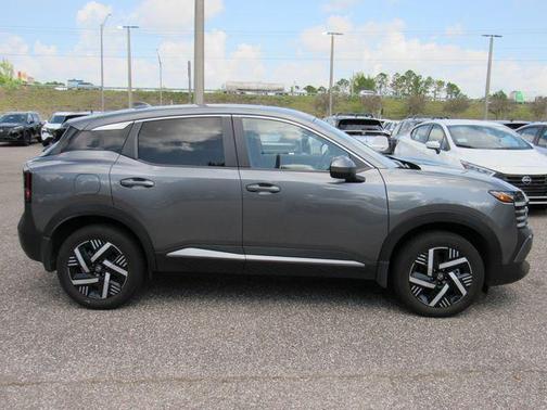Gun Metallic 2025 Nissan Kicks SV