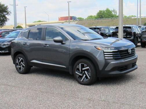 Gun Metallic 2025 Nissan Kicks SV